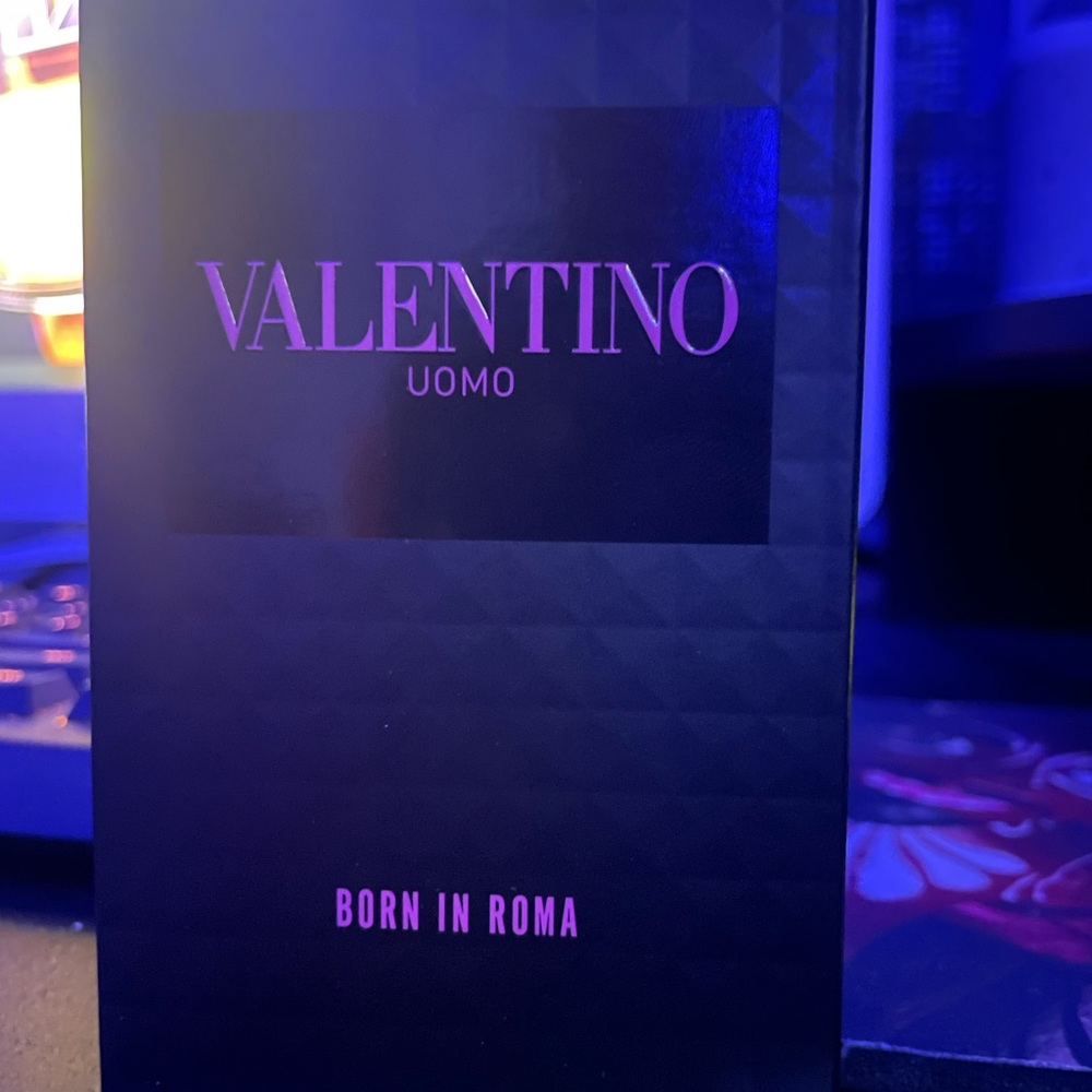 Valentino Uomo Born in Roma - intense